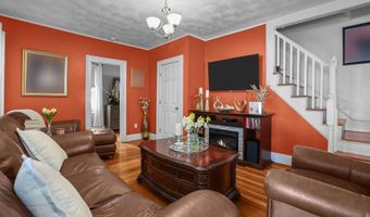 56 Errol St, Warwick, RI 02888