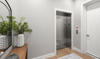 43442 CROSON Ln 100, Ashburn, VA 20148