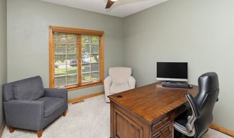 1018 Falcon Dr SE, Altoona, IA 50009