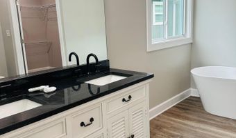 66 Swanee Dr, Albertville, AL 35950