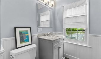 44 Bradford St 49, Bristol, RI 02809