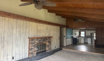 214 13th St W, Bottineau, ND 58318