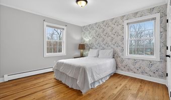 22 Emerald Ln, Bethany, CT 06524