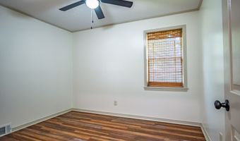 203 James St, Batesville, MS 38606