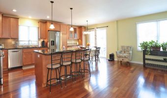 910 S Vista Dr, Algonquin, IL 60102