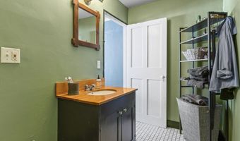 141 Centre St, Bath, ME 04530
