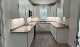 180 Lovers Ln, Alto, TX 75925