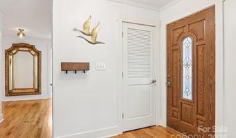 445 Chunns Cove Rd A, Asheville, NC 28805