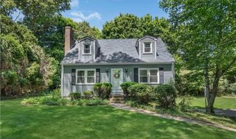 27 Fairway Dr, North Kingstown, RI 02852