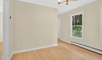 39 Briarwood Dr, Colchester, CT 06415