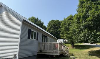 35 Maple St, Baileyville, ME 04694