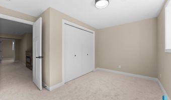 813 E Heatherwood Dr, Brandon, SD 57005