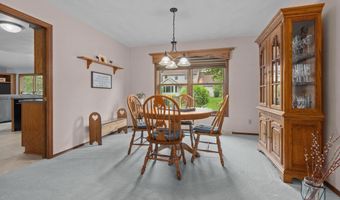 2521 E INGLEWOOD Pl, Appleton, WI 54915