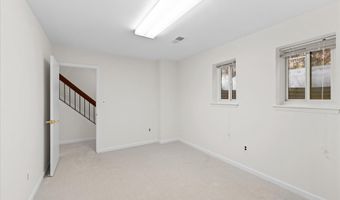 4619 MAYHUNT Ct, Alexandria, VA 22312