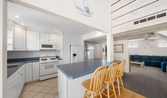 45 W 19th St, Avalon, NJ 08202