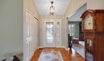 1112 Oak Borough Dr, Ballwin, MO 63021