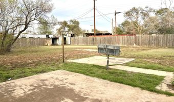 310 Duggan Ave, Anton, TX 79313