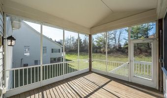 719 Clayton Corners Dr, Ballwin, MO 63011