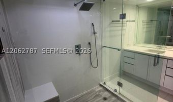 19707 Turnberry Way 24B, Aventura, FL 33180