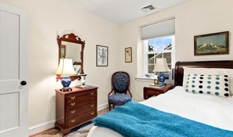 49 W SKIPPACK Pike, Ambler, PA 19002