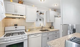 300 W 3RD Ave, Barrington, NJ 08007