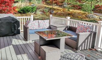 89 Narrow Ln, Charlestown, RI 02813