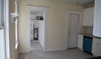 47 Gem Ave, Bridgeport, CT 06606