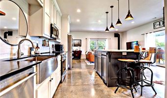 13330 S Hendrix Rd, Bentonville, AR 72713