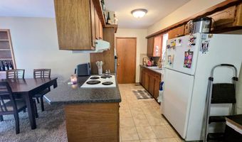 6114 Edinburg St, Bel Aire, KS 67220