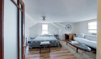 9 Dartmouth St, Newport, RI 02840