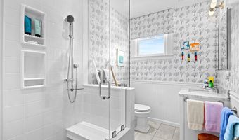 115 Washington St, Newport, RI 02840