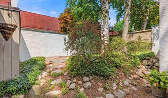 1019 Young Pl, Ann Arbor, MI 48105