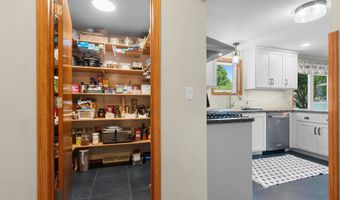 N254 MEADOWBREEZE Court, Appleton, WI 54915