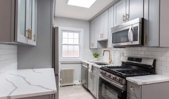 32 KELLY Pkwy, Bayonne, NJ 07002