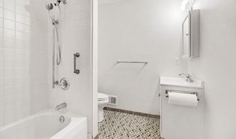 183 Kingsbrook Ave 17, Ann Arbor, MI 48103