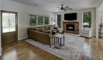 3 Redbird Dr, Agency, MO 64401