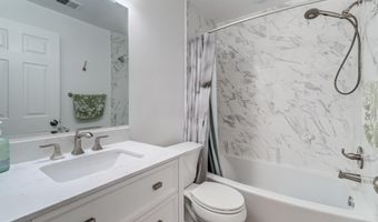 43865 LAUREL RIDGE Dr, Ashburn, VA 20147