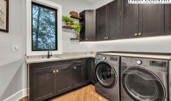 281 Lodge Woods Trl, Banner Elk, NC 28604