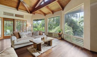 180 Mokupapa Rd, Haiku, HI 96708