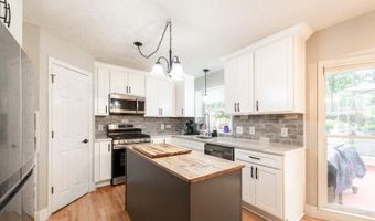 1375 Willow Woods Dr, Aiken, SC 29803