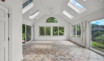 20 Bolleswood Ln, Avon, CT 06001