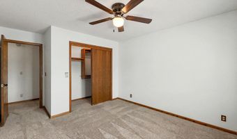 4628 N Farmstead Ct, Bel Aire, KS 67220