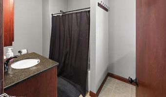 214 6Th Ave E, Albia, IA 52531