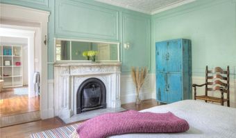 24 Old Beach Rd, Newport, RI 02840