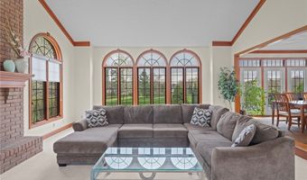 275 Camden Ln, Aurora, OH 44202