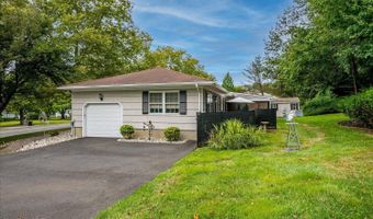 240 Dwight Rd, Middletown, NJ 07748