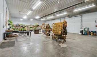 5276 Oakcrest Hill Rd SE, Riverside, IA 52327