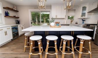 3 Onondega Rd, Narragansett, RI 02882