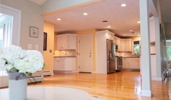 65 Huguenot Dr, East Greenwich, RI 02818