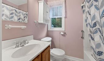 56 Miracle Ln, Albany, NY 12211